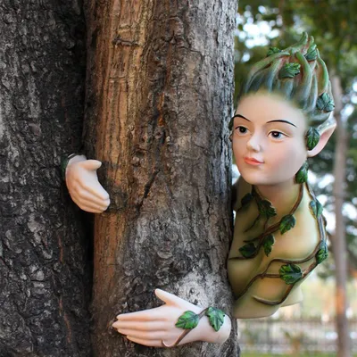 Productafbeelding van Tuinstatuen en -figuren – Betoverende decoratie voor bomen, sculptuur van een verkennersbeeld – Buitendecoratie, ornament voor tuin en erf – Artistieke boomomsluiting