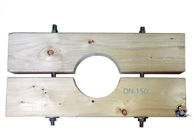 Produktbild von Holzzange die Große für DN 150 Brunnenrohr AD=165mm