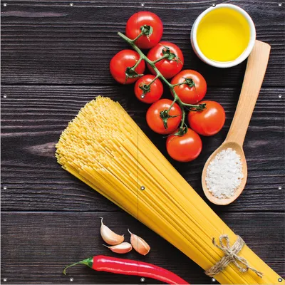 Produktbild von Wallario Outdoor-Poster für Garten oder Balkon, Motiv Italienisches Menü mit Spaghetti, Tomaten, Salz und Chilischoten, in ca. 180 x 180 cm