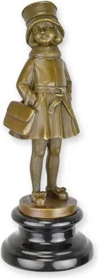 Productafbeelding van A Bronze Sculpture Of A Little Girl