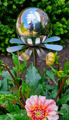 Produktbild von Blütenzauber Rotterdam Rosenkugel 10 cm Edelstahl poliert Gartenstecker Deko mit Stab 80 cm