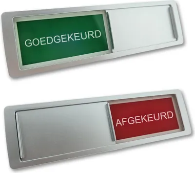 Produktbild von Schiebeschild "Goedgekeurd-Afgekeurd" in einem silberfarbenen Kunststoffschiebeprofil ca. 178x50mm