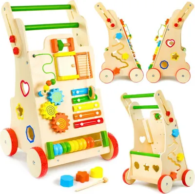 Image de Un cadeau pour le premier anniversaire : un toboggan, un pousseur, un trotteur en bois, une planche de manipulation