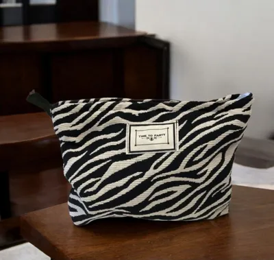 Produktbild von Carla Kosmetiktasche für Frauen Hawwi schwarz-weiss One size