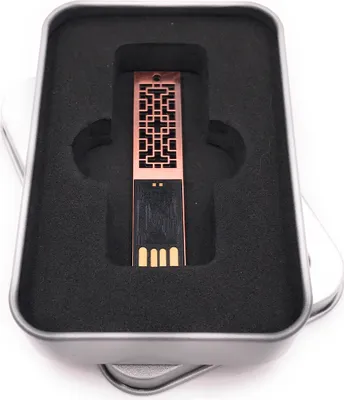 Zdjęcie produktu dla Onwomania Brązowa metalowa zawieszka Pamięć USB w aluminiowym pudełku 32 GB USB 2.0