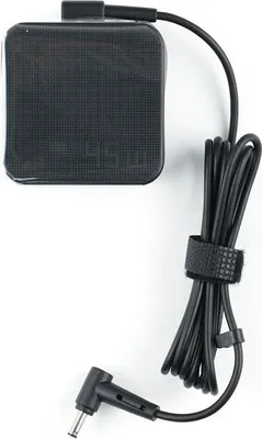 Produktbild von Asus Nätadapter 45W19V 3P 4Phi