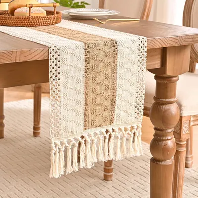 Obrázok produktu pre Ubrus hnedý, boho štýl, 30 x 140 cm, s čipkou a strapcami, pre jedálenský stôl 2-4 osoby