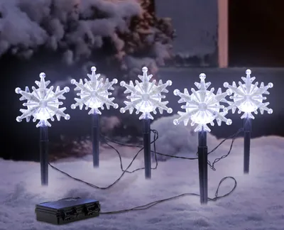 Produktbild von LED Garten Stecker 5 Schneeflocken - 21 cm - Outdoor Weihnachts Deko kalt weiß mit Timer Batterie betrieben