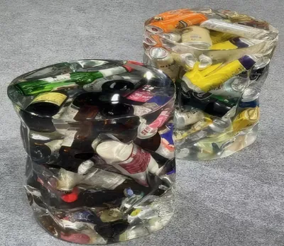 Produktbild von Design-Beistelltisch aus Epoxidharz Runder, bunter Tisch für das Wohnzimmer