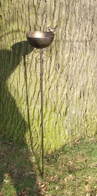 Produktbild von Vogeltränke am Stab, Futterstelle, Gartenstab, Gartenstecker, Eisen