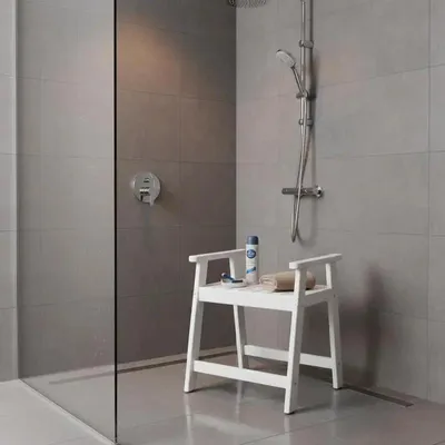 Zdjęcie produktu dla Solidny taboret do prysznica z podłokietnikami