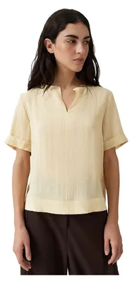 Produktbild von Opus Damen Kurzarm Bluse Filkara Gelb mit geschlitztem Rundhalsausschnitt und kastigem Schnitt