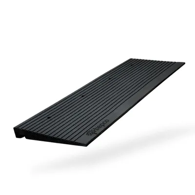 Productafbeelding van Bepco Premium drempelhelling - 100 x 35 x 4,5 cm - gemaakt van gerecycled rubber - met geïntegreerde onderlegschijven