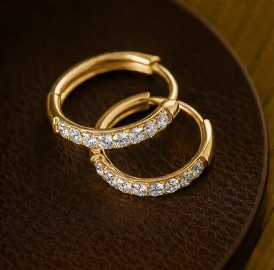 Productafbeelding van Lundholm Luxe Oorringen Met Zirkonia Steentjes Goudkleurig Jewellery - Premium Stainless Steel Gold PVD Plated
