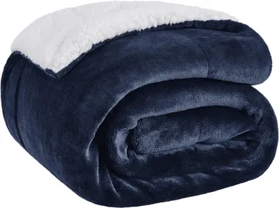 Produktbild von BEDSURE Sherpa Kuscheldecke Flauschig 150x200 - Sofadecke, Marine Blau