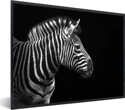 Produktbild von MuchoWow® Gerahmtes Poster Zebra - Schwarz - Weiß - Porträt - Tiere 80x60 cm - Poster mit Schwarzem Bilderrahmen Wandposter Rahmen Foto Bilder - Schwarzem - Mit Gestell