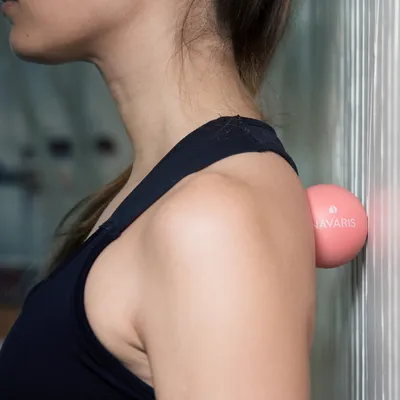 Produktbild von Navaris Massageball 2er Set Faszien Massage - Selbstmassage Faszienball Lacrosse Ball Trigger Point - Fuß Roller Triggerpunkte - 2 Härtegrade