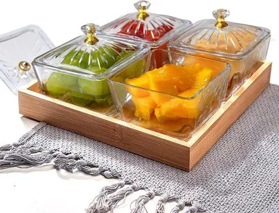 Immagine prodotto di Vassoio in legno con 4 bicchieri e coperchio per tapas e antipasti