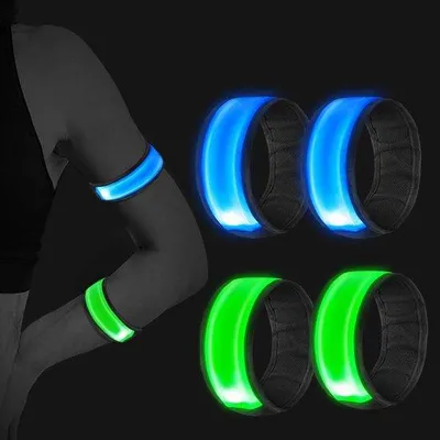 Produktbild von LED-Armbänder für Sicherheit - Set aus 4 Stücken