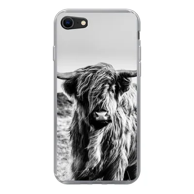 Produktbild von MuchoWow® Handyhülle Schutzhülle Hülle für iPhone SE 2022 Kuh - Schottischer Hochländer - Schwarz - Weiß - Tier - Natur - Wildtiere Silikon Softcase Handy Hülle - Schutzhülle