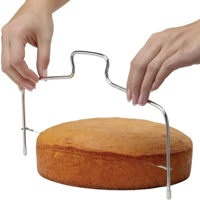 Produktbild von LATRAT Edelstahl-Taartbodensnijder, 32 cm, Taartsnijder, 1 Draht, höhenverstellbar, Taartbodensnijder, spülmaschinenfest