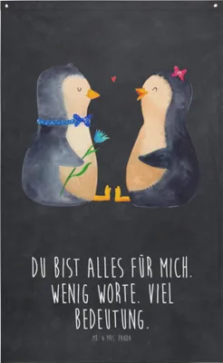 Produktbild von Mr. & Mrs. Panda Wandbild Pinguin Pärchen - Kreidetafel - Geschenk, Hochzeitstag, Wandteppich, Wandbehang, Wandtuch, Gobelin, Liebe, Tapestry, Hochzeitsgeschenk, Hochzeit