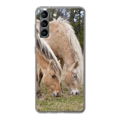 Produktbild von MuchoWow® Handyhülle Schutzhülle Hülle für Samsung Galaxy S21 Zwei grasende Fjordpferde auf einer Wiese Silikon Softcase Handy Hülle - Softcase