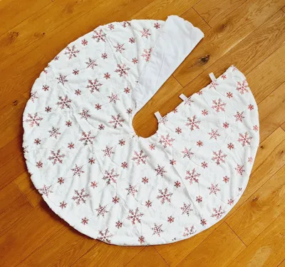 Produktbild von Weihnachtsbaumdecke Christbaumdecke Weiß Plüsch Christbaumteppich Rock Rund Schneeflocken Filz Ø100cm WD02 Rot
