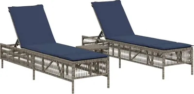Immagine prodotto di vidaXL Lettini prendisole 2 pezzi con tavolino in poly rattan grigio