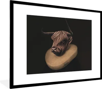 Produktbild von MuchoWow® Gerahmtes Poster Schottischer Highlander - Gemälde - Kuh 80x60 cm - Poster mit Schwarzem Bilderrahmen Wandposter Rahmen Foto Bilder - Schlafzimmer-Dekorationen - Fotoposter