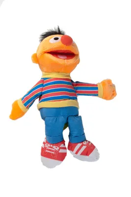 Produktbild von Sesamstrasse Ernie Plüschfigur, Stofftier ca. 24cm
