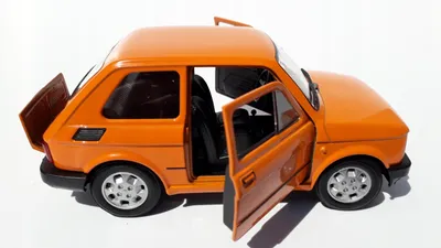 Produktbild von Welly Fiat 126P Maluch Orange Metallmodell 1:21