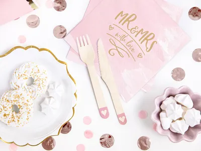 Produktbild von Holzbesteck mit Herzen 18-teiliges Set für 6 Personen 16cm rosa