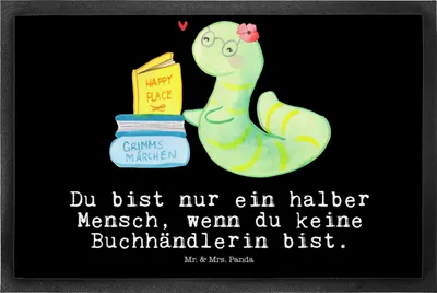 Produktbild von Mr. & Mrs. Panda Gummimatte Buchhändlerin Herz 50 x 75 cm - Schwarz - Geschenk, fußmatte, Schmutzmatte, Lustig, Fussmatte, Witzig, Schmutzfänger, Spruch, Beruf