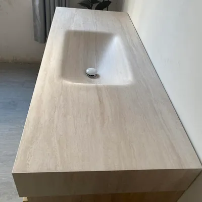 Produktbild von Wandhängendes Waschbecken-Set - Sinterstein - Travertine look,mit Spiegel, Unterschrank, Ablage & Ablauf, ohne Armaturenloch 120×55 cm【RW9865-120 BKK】