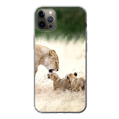 Produktbild von MuchoWow® Handyhülle Schutzhülle Hülle für iPhone 13 Pro Max Löwe - Gras - Junge - Familie Silikon Softcase Handy Hülle - Mobiltelefon