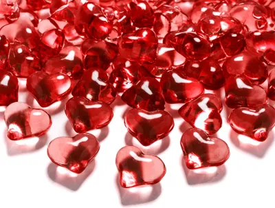 Produktbild von 30 Kristallherzen Tischkonfetti 2 cm rot - Einheitsgröße