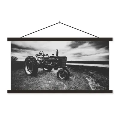 Produktbild von MuchoWow® Textilposter Traktor - Schwarz - Weiß - Bauernhof - Vintage 90x45 cm mit schwarzem Rahmen - Klemmleisten