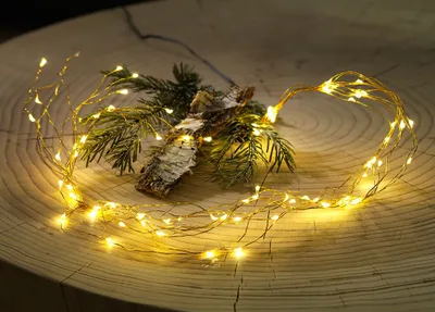 Produktbild von LED Tropfenlametta 10 Stränge mit 20 Dioden 200 Warmweiße Dioden goldfarbener Draht