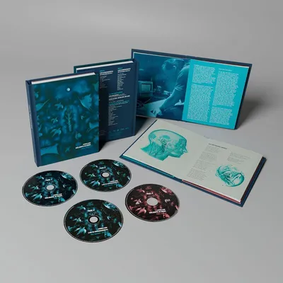 Image de Holidays In Eden (édition de luxe)
