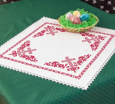 Zdjęcie produktu dla Serwetka "Credere 03" do koszyka wielkanocnego 55x55 cm – tkanina Aida z koronką