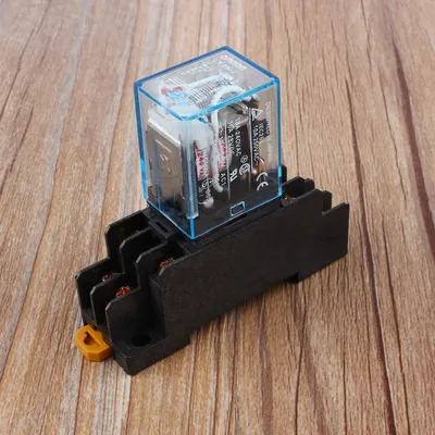 Obrázok produktu pre napájacie relé AC 220V 10A DPDT LY2NJ HH62P HHC68A-2Z so zásuvkou