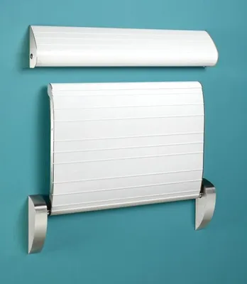 Produktbild von Dan Dryer hochklappbarer Sicherheitswickeltisch mit Gurt zur Wandmontage