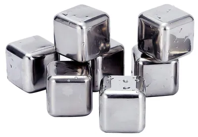 Produktbild von Wiederverwendbare Eiswürfel aus lebensmittelechtem Edelstahl, Set mit 8 Stück