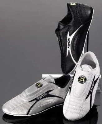 Produktbild von KWON Trainingsschuh Kick Light Weiß 42
