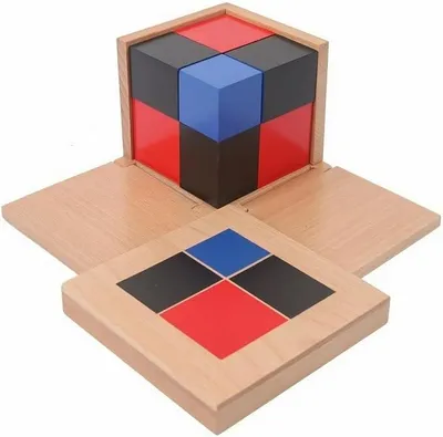 Imagen del producto de Juguete educativo y sensorial, un juego de construcción con cubos geométricos y base, diseñado para el desarrollo y la seguridad