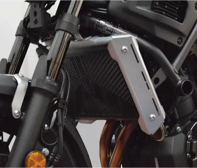 Image de Calandre ISOTTA noire pour YAMAHA XSR