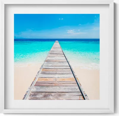 Produktbild von Landschaft mit einem Holzsteg und dem Meer– Wandbild mit Rahmen – Gerahmtes Bild  – Wanddekoration – 50x50 cm –  Weiß Rahmen