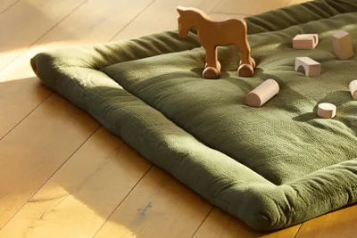 Produktbild von KraftKids Krabbeldecke Doppelkrepp Grün Herbstgrün 100 cm x 130 cm