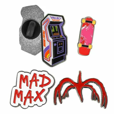 Obrázek produktu pro Stranger Things Ansteck-Pins 4er-Pack 2. série